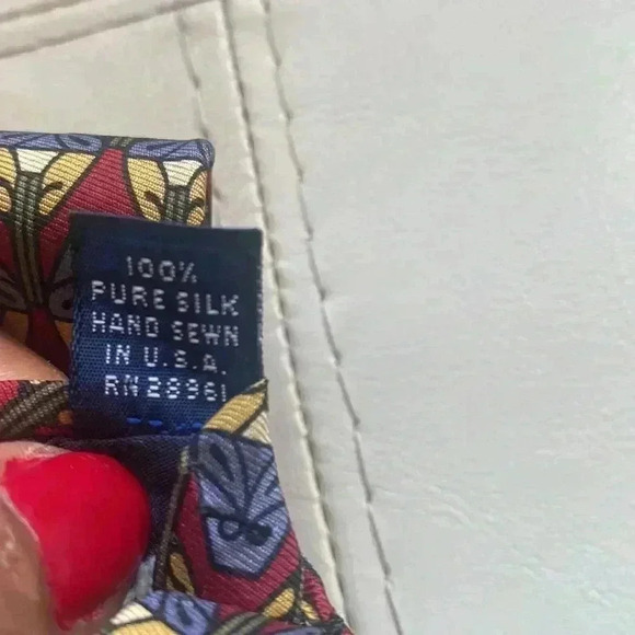 Vintage Burberrys of London Silk Hand Sewn Tie Perfect for Fall - Picture 6 of 7